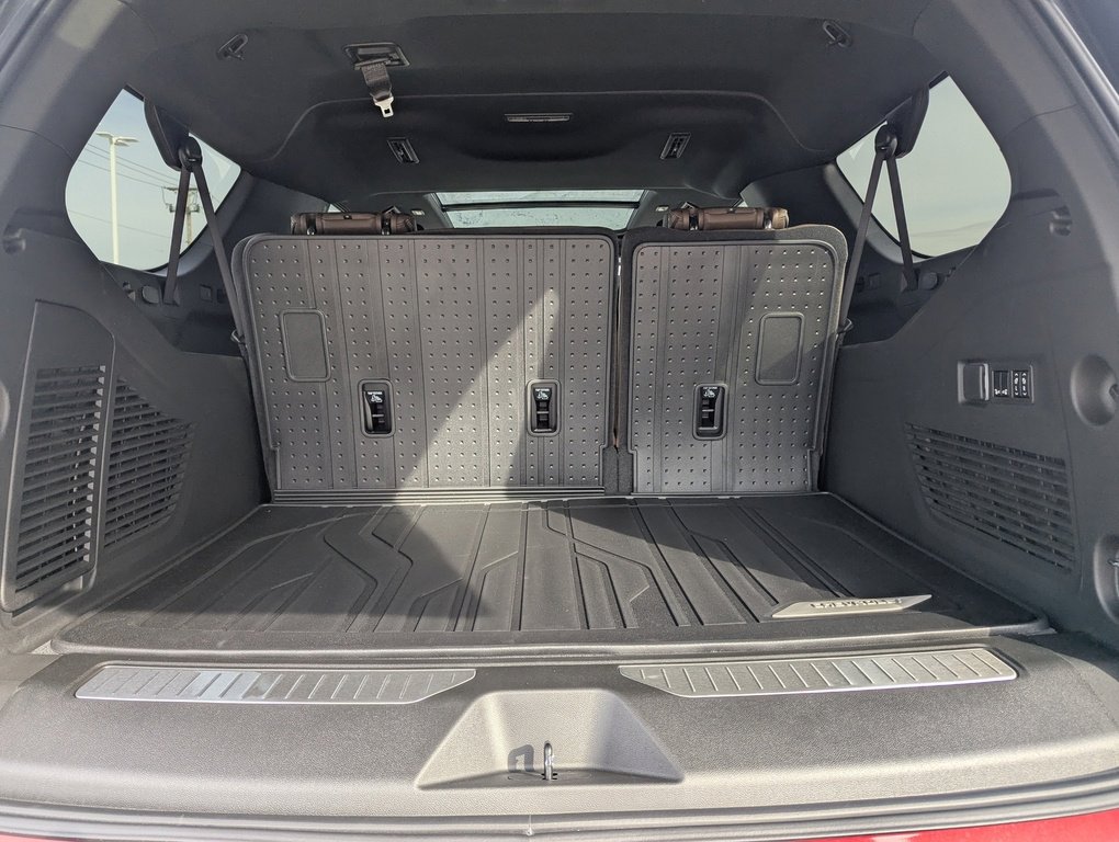 New 2026 Chevrolet Suburban High Country image 17