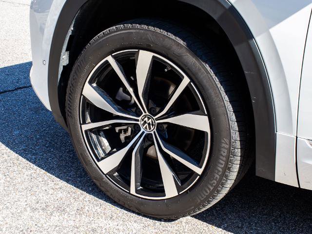 Used 2024 Volkswagen Atlas SEL Premium R-Line image 5