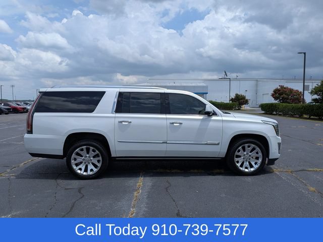 Used 2020 Cadillac Escalade ESV Platinum AWD/4WD image 2