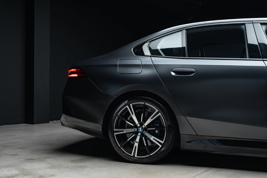 Used 2024 BMW i5 M60 w/ Premium Package AWD/4WD image 14