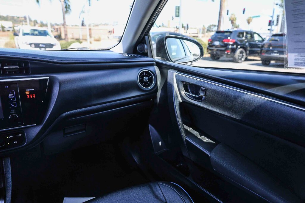 Used 2019 Toyota Corolla LE w/ Carpet Mat Package (TMS) FWD image 6