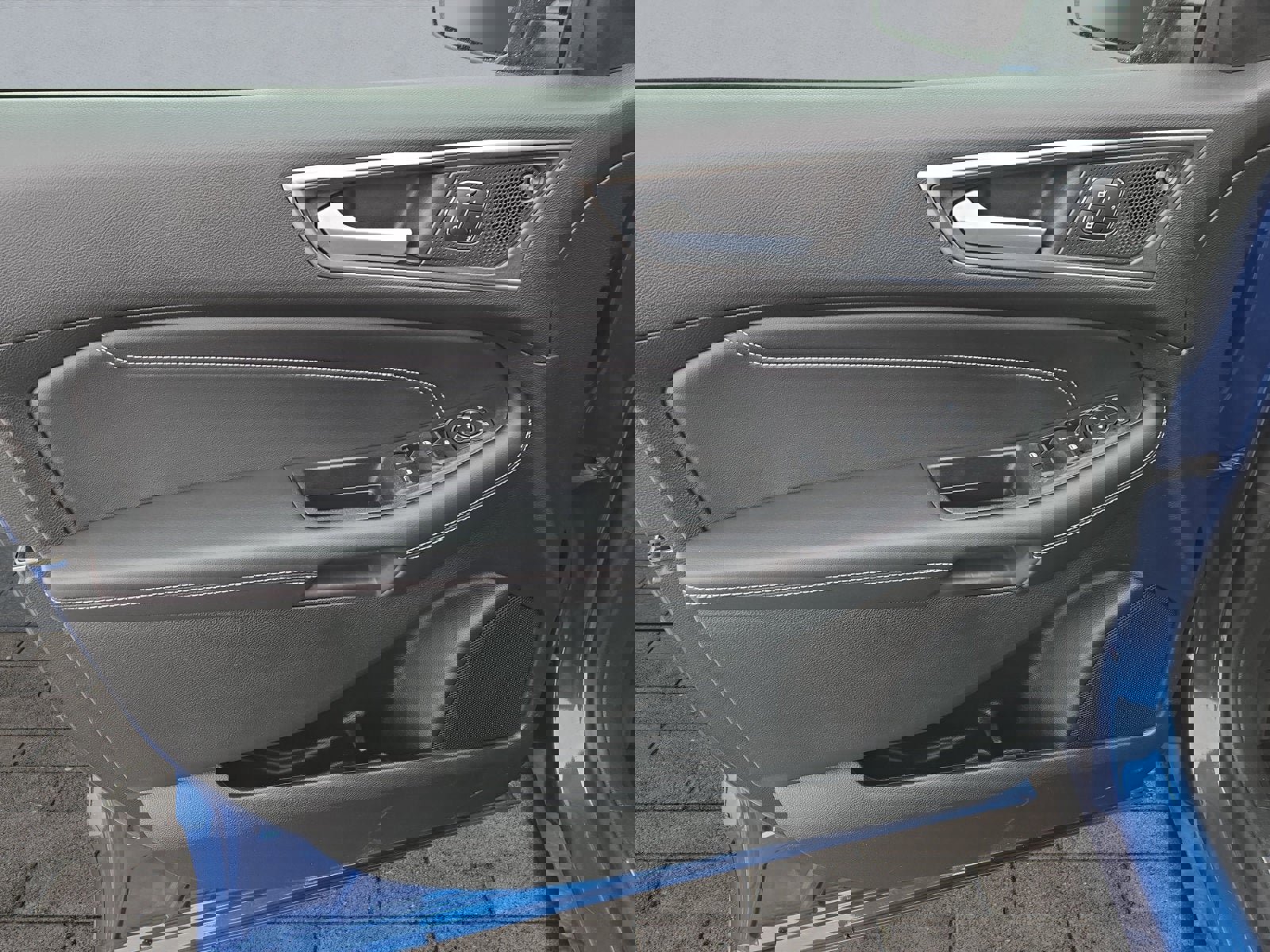 Certified 2024 Ford Edge Titanium w/ Equipment Group 301A image 10