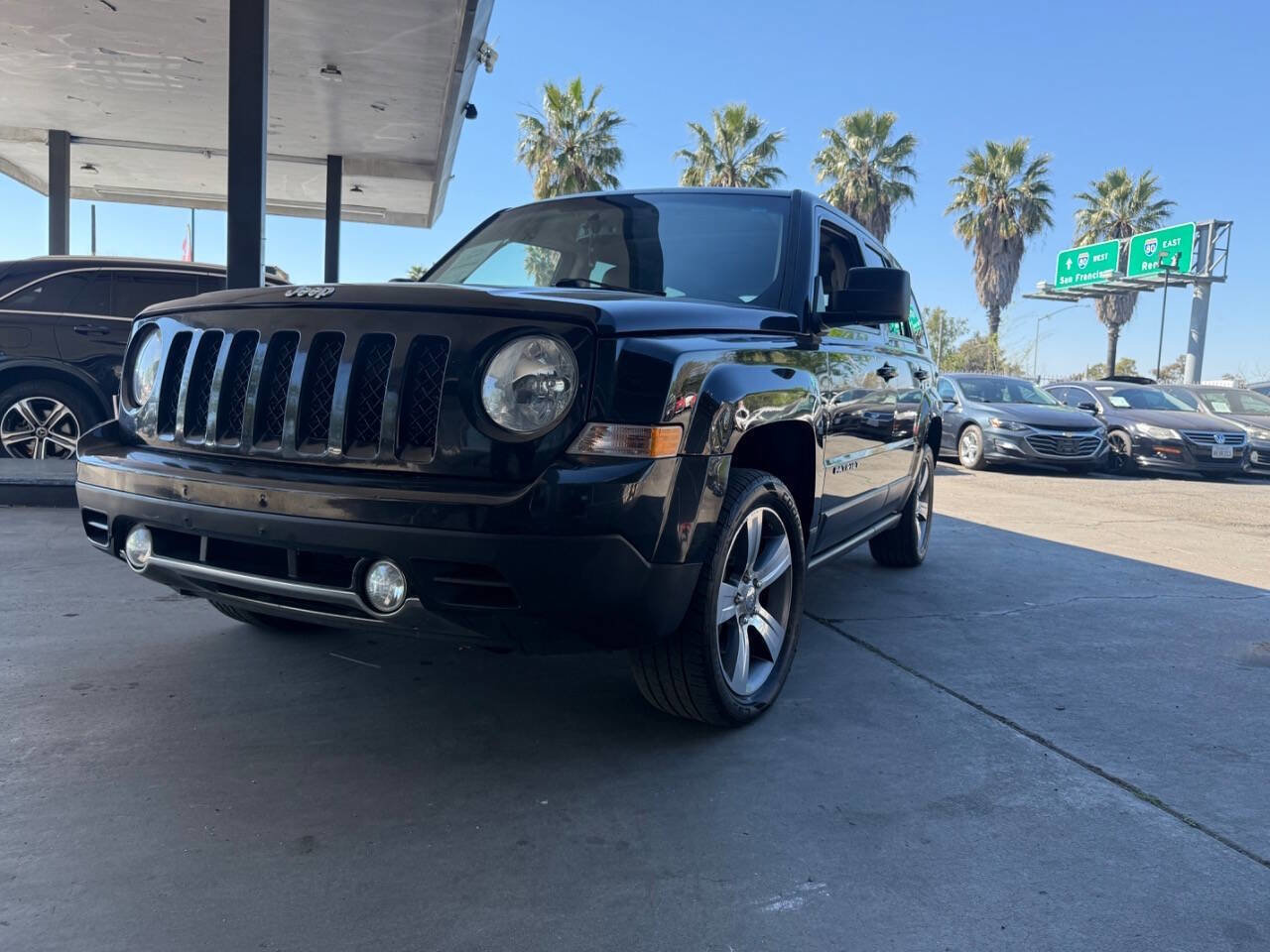 Used 2016 Jeep Patriot High Altitude FWD image 16
