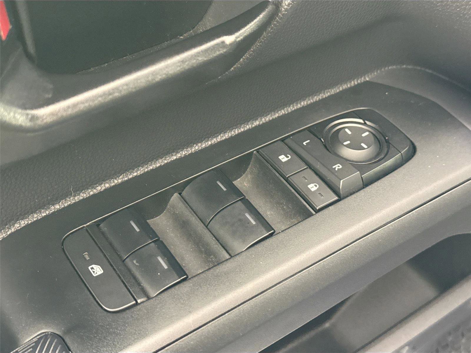 Certified 2024 Toyota Tacoma SR5 AWD/4WD image 28