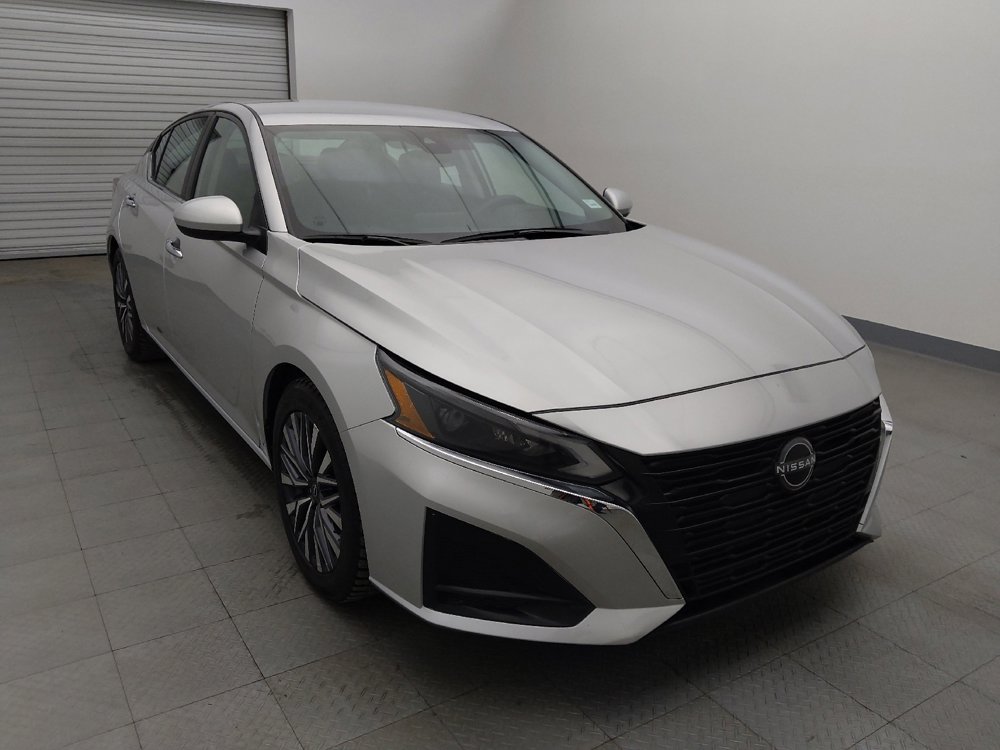 Used 2023 Nissan Altima 2.5 SV image 13