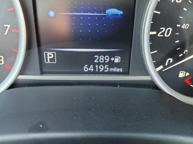 Used 2016 Nissan Sentra SR w/ SR Premium Package FWD image 26