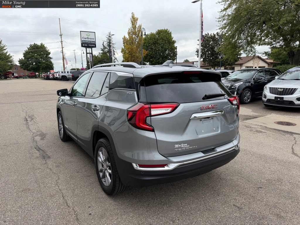 Used 2024 GMC Terrain SLT FWD image 7