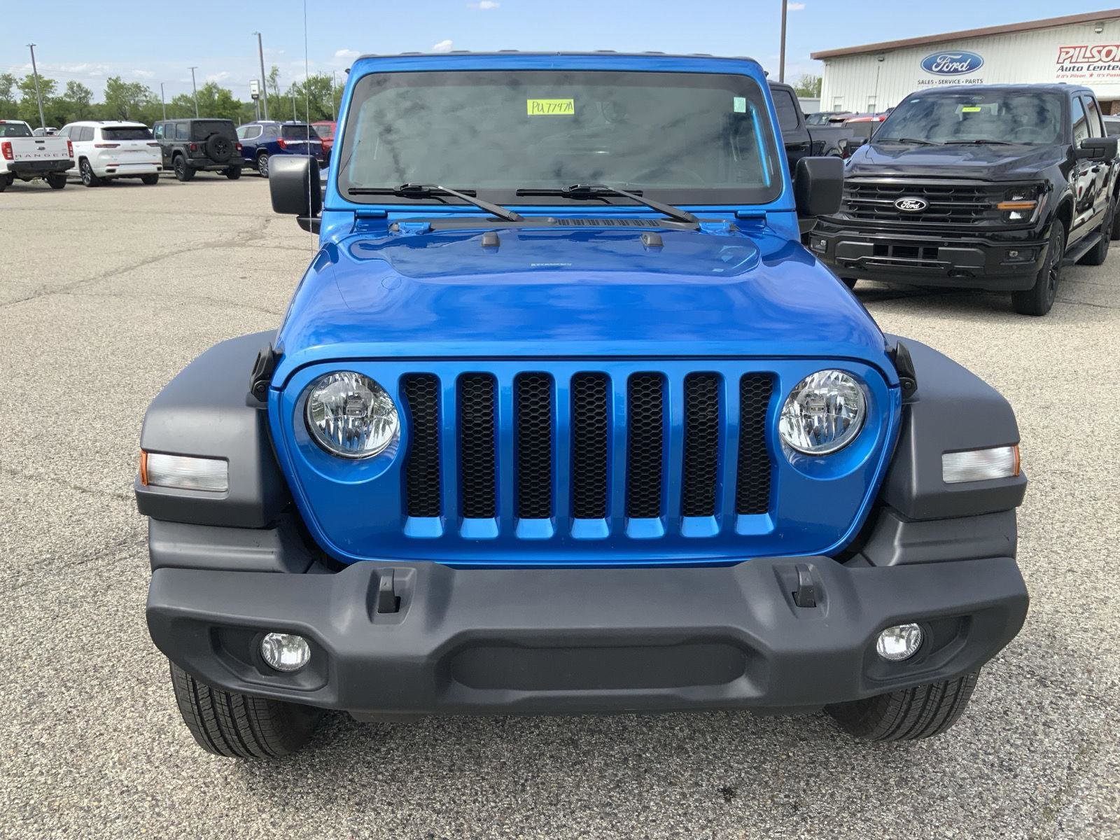 Used 2023 Jeep Wrangler Sport AWD/4WD image 3