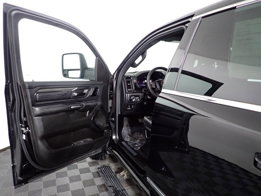 Used 2025 RAM 1500 Limited w/ Trailer Tow Group image 20