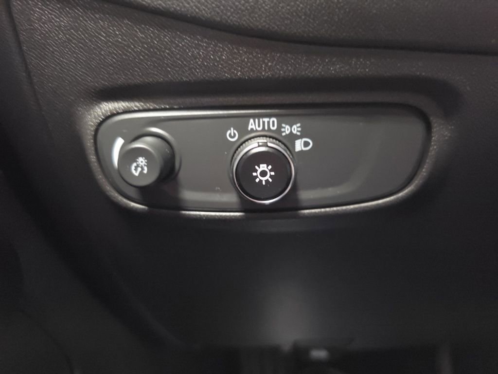 Certified 2023 Chevrolet Equinox LS FWD image 9