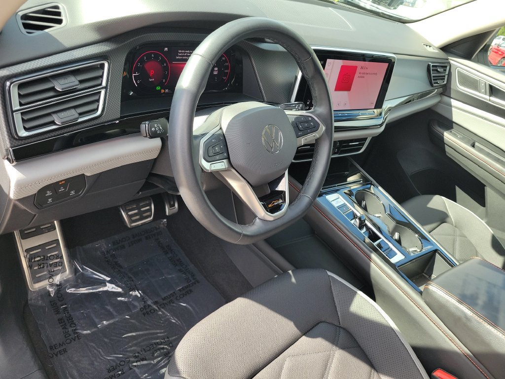 Used 2024 Volkswagen Atlas Peak Edition SE AWD/4WD image 7