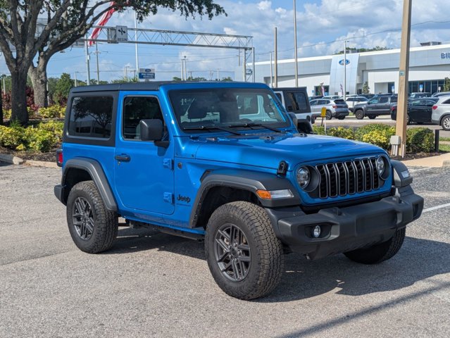 Used 2025 Jeep Wrangler Sport AWD/4WD video 3