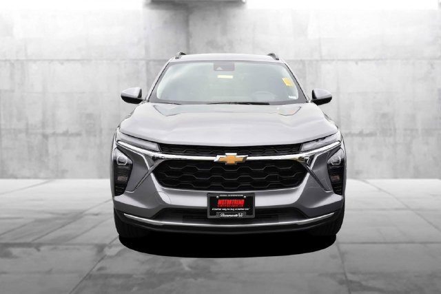 Used 2024 Chevrolet Trax LT FWD image 4