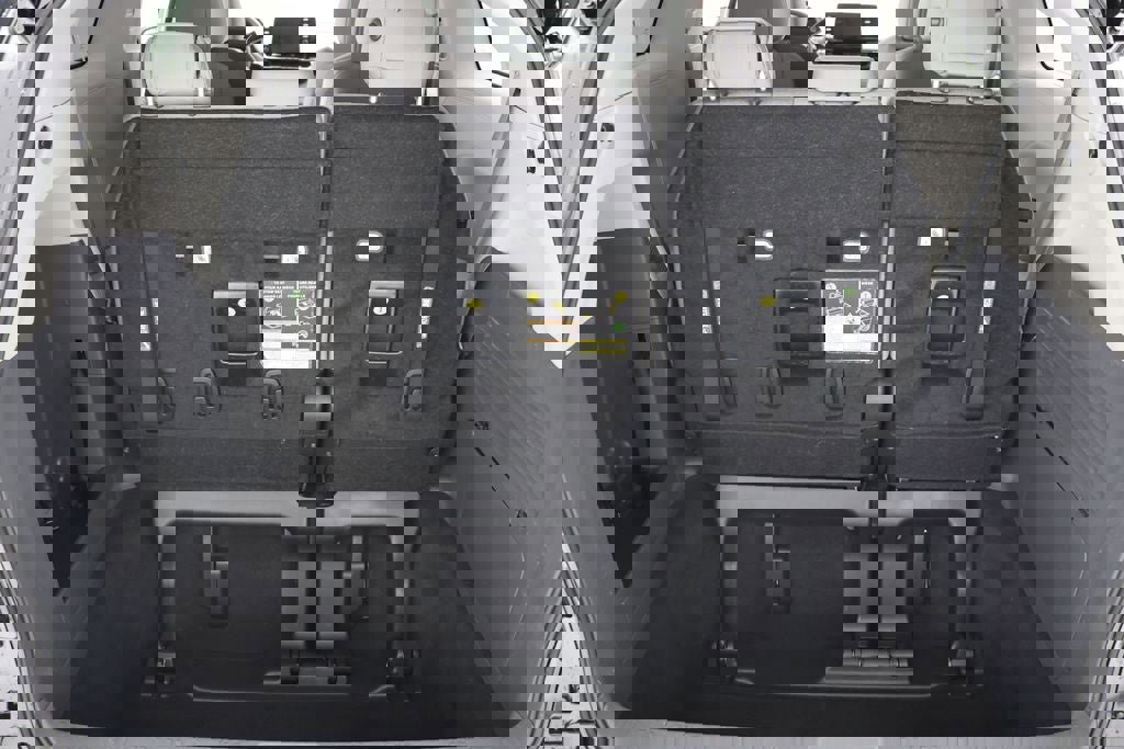 Used 2024 Toyota Sienna LE image 27