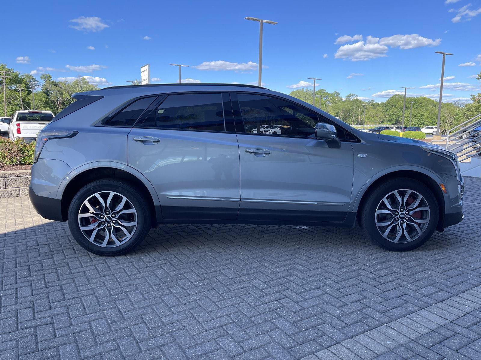 Used 2024 Cadillac XT5 Sportv w/ Technology Package AWD/4WD image 6