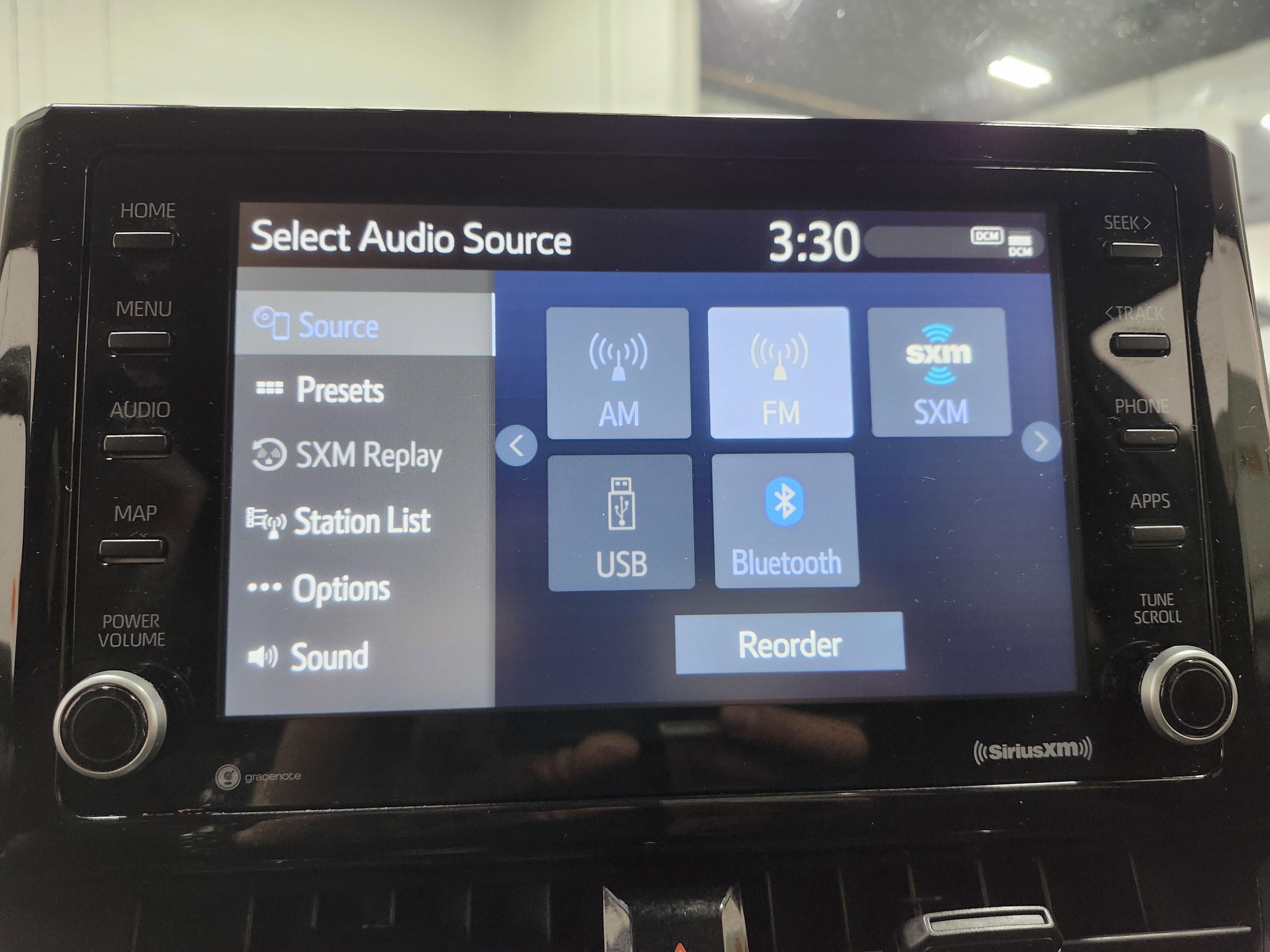 Used 2022 Toyota Corolla LE image 4