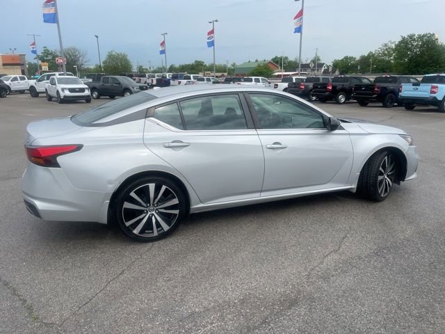 Used 2019 Nissan Altima 2.5 SR FWD image 12
