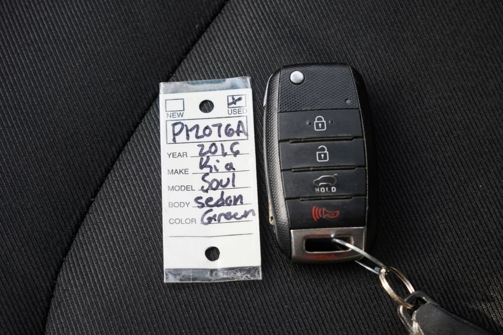 Used 2016 Kia Soul + FWD image 30