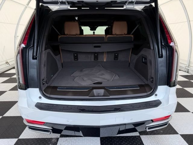 Used 2023 Cadillac Escalade ESV Premium Luxury w/ Performance Package AWD/4WD image 5