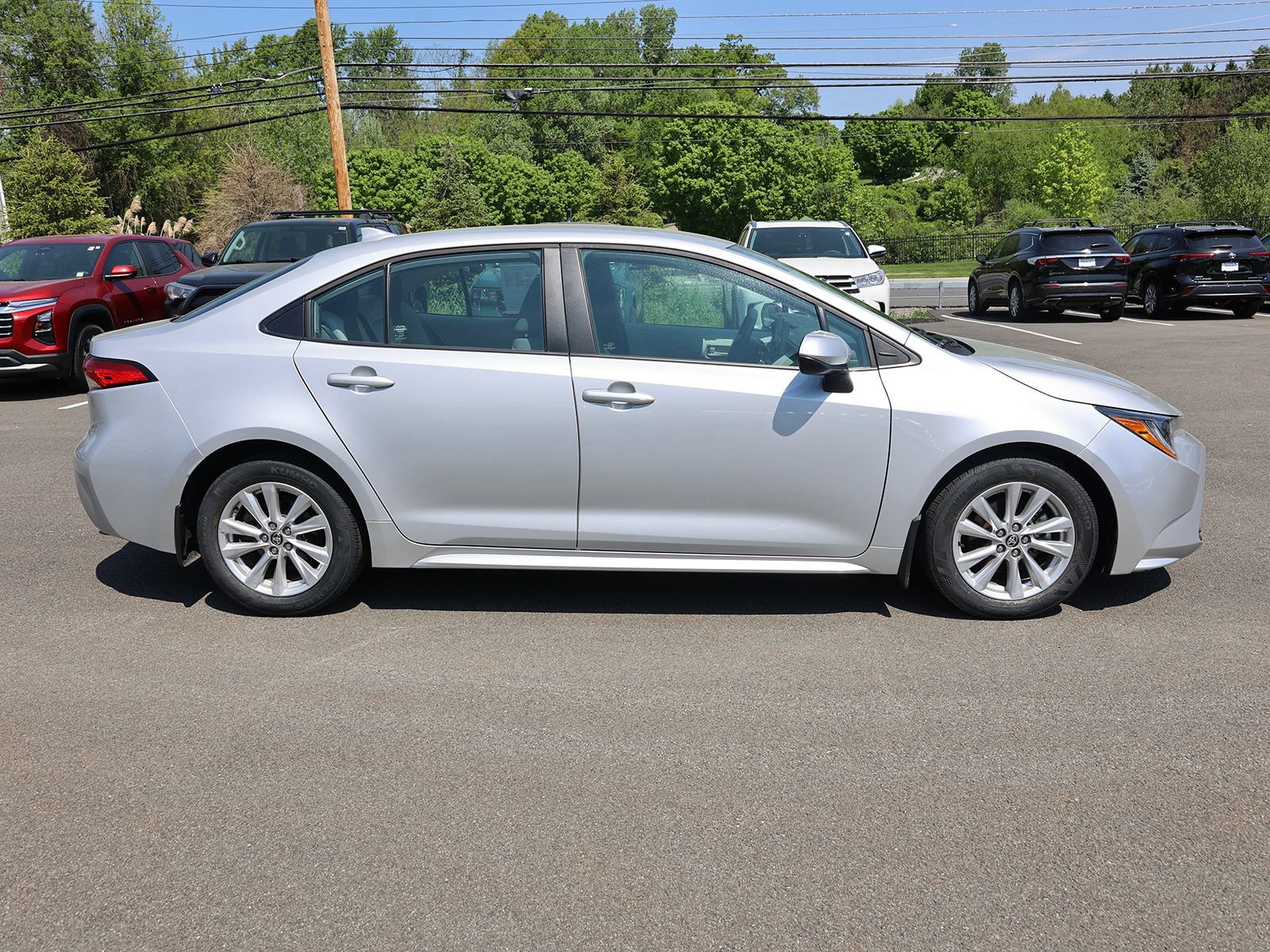 Used 2023 Toyota Corolla LE w/ LE Convenience Package FWD image 8