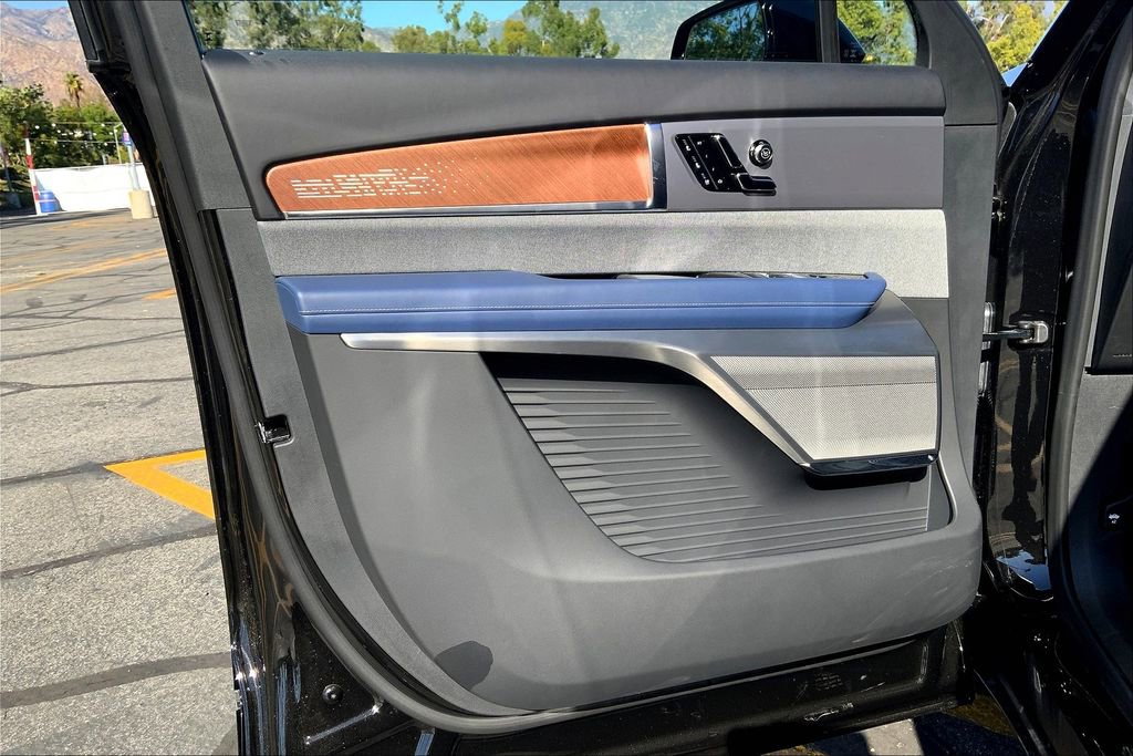 New 2026 Cadillac Vistiq Premium Luxury image 11