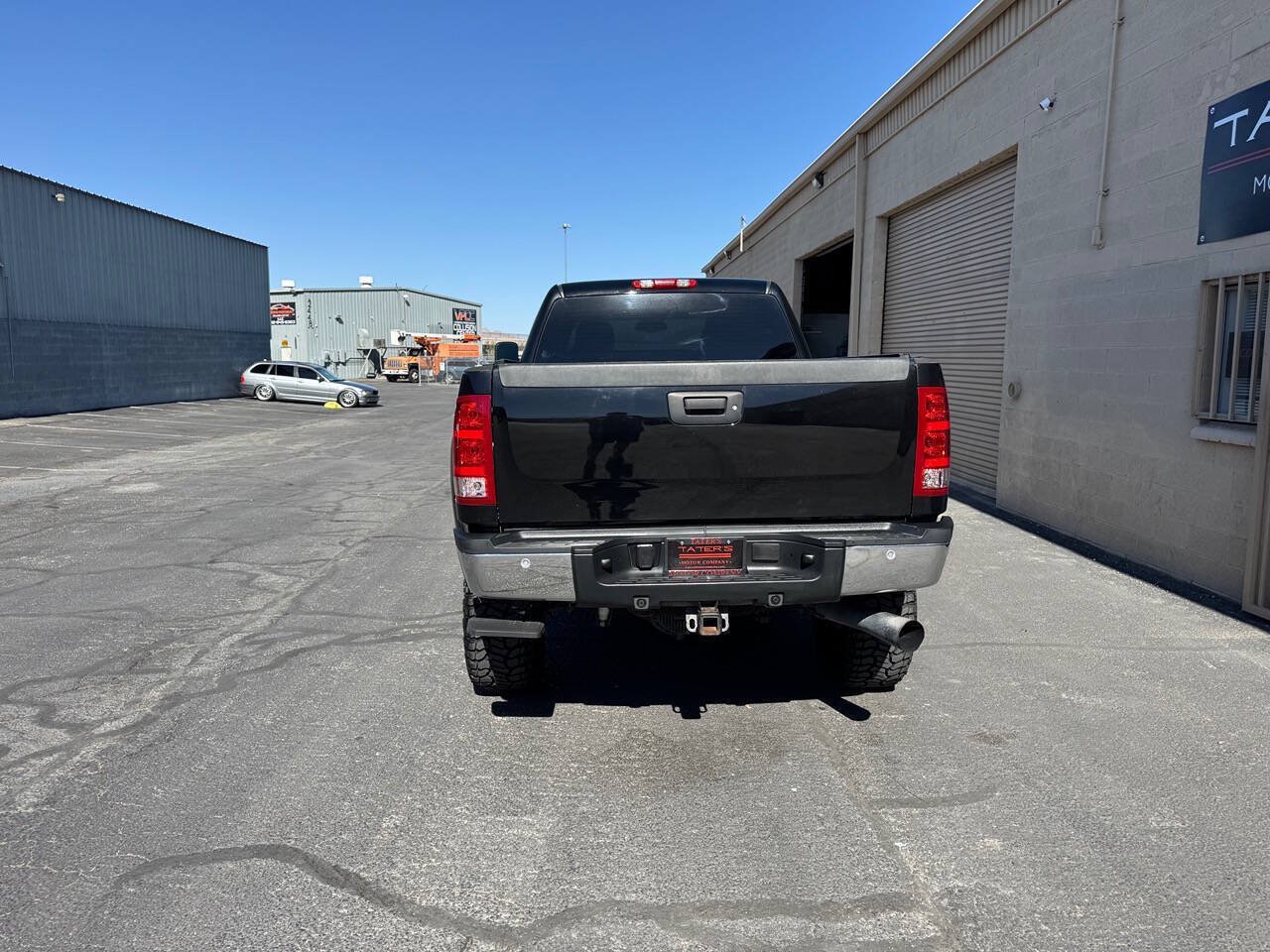 Used 2007 GMC Sierra 2500 SLE w/ Z71 Off-Road Package AWD/4WD image 7