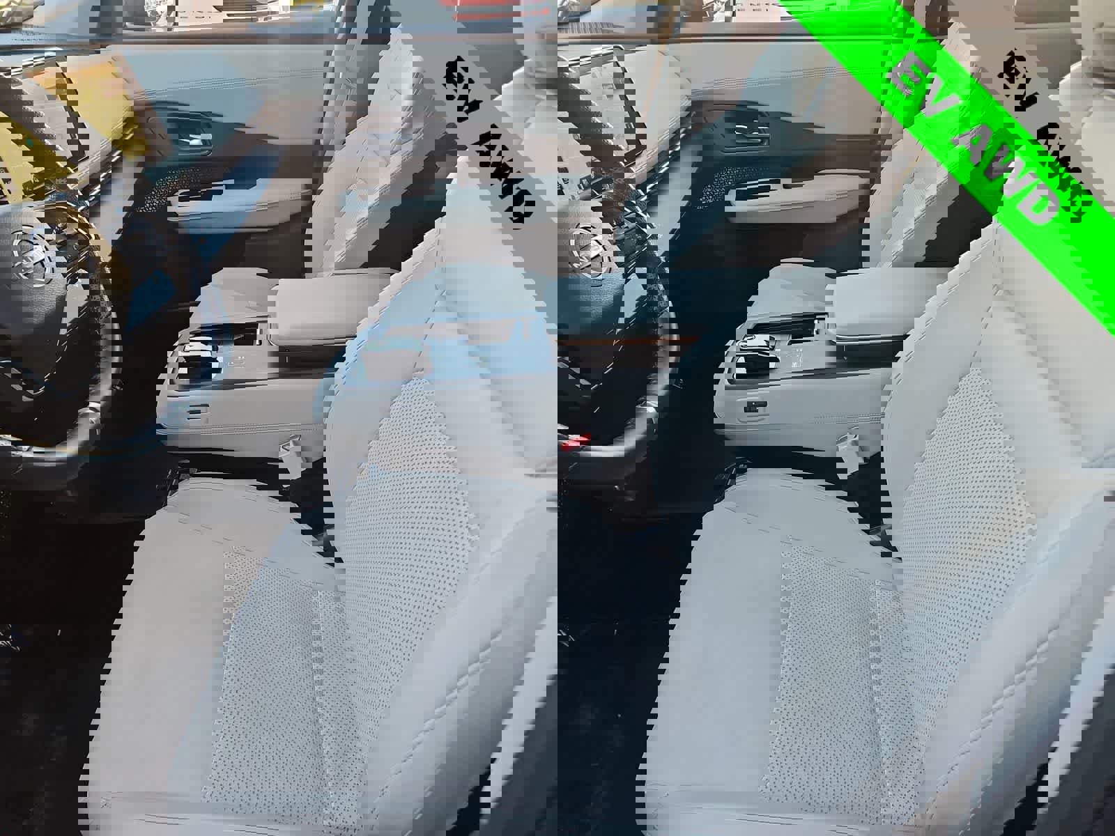 Used 2023 Nissan Ariya AWD image 15