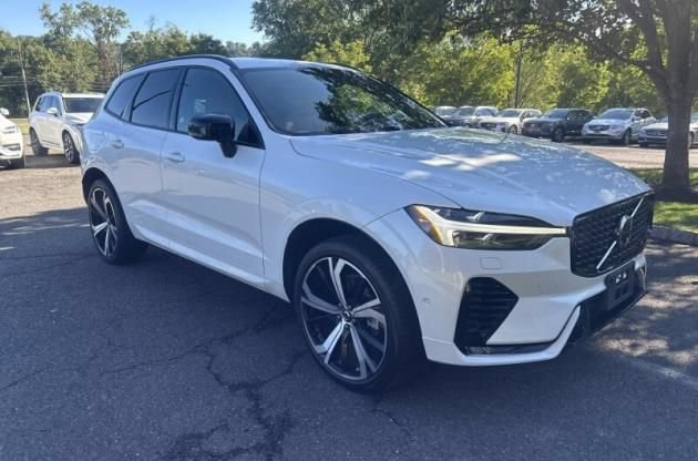 Used 2024 Volvo XC60 B5 Ultimate w/ Protection Package Premier AWD/4WD image 2