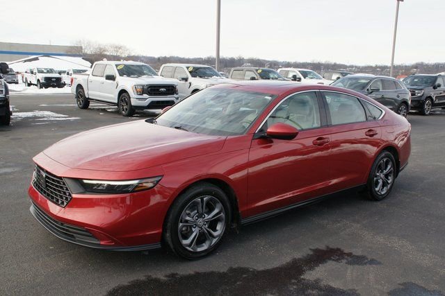 Used 2023 Honda Accord EX image 2