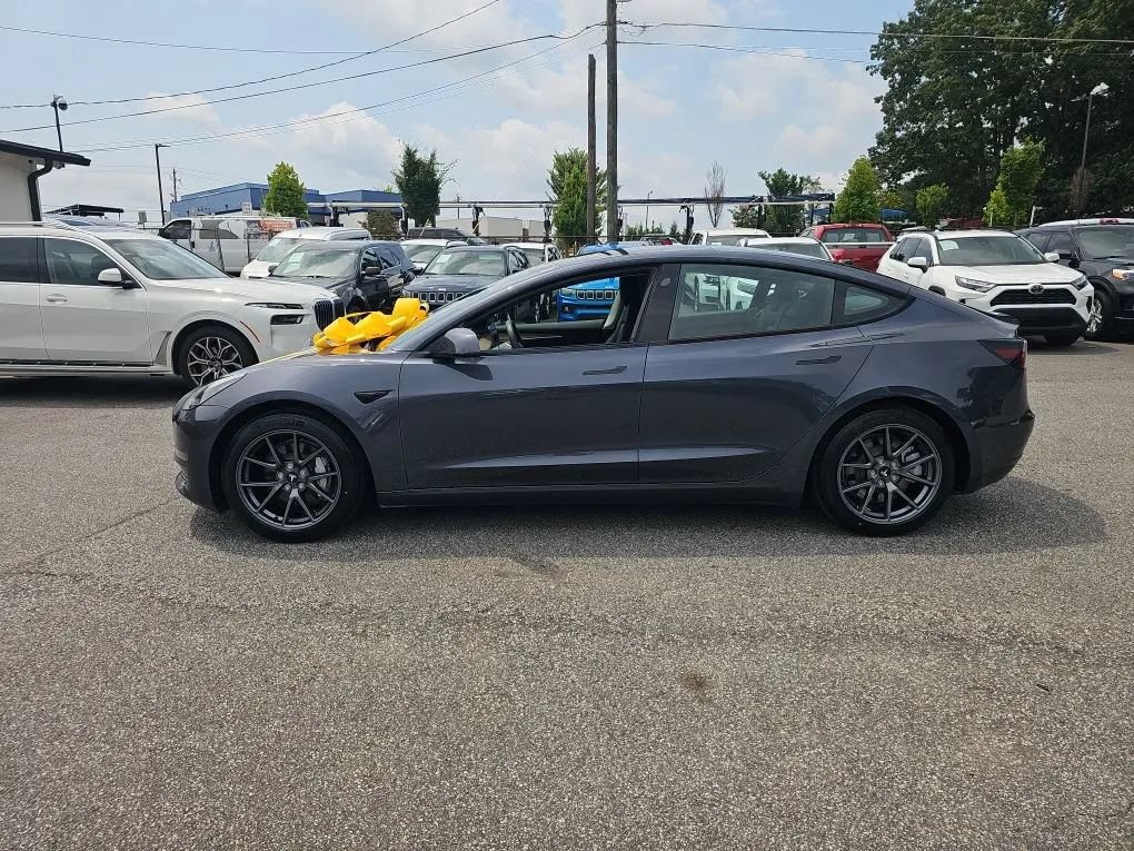 Used 2023 Tesla Model 3 Standard Range RWD image 5