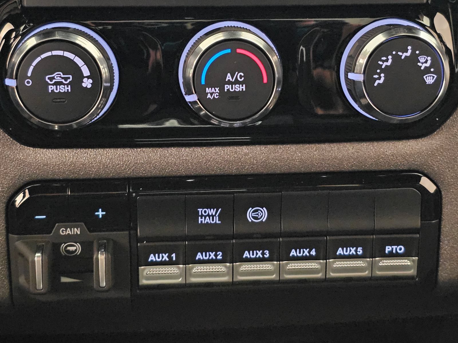 New 2026 RAM 5500 Tradesman w/ Max Tow Package AWD/4WD image 24