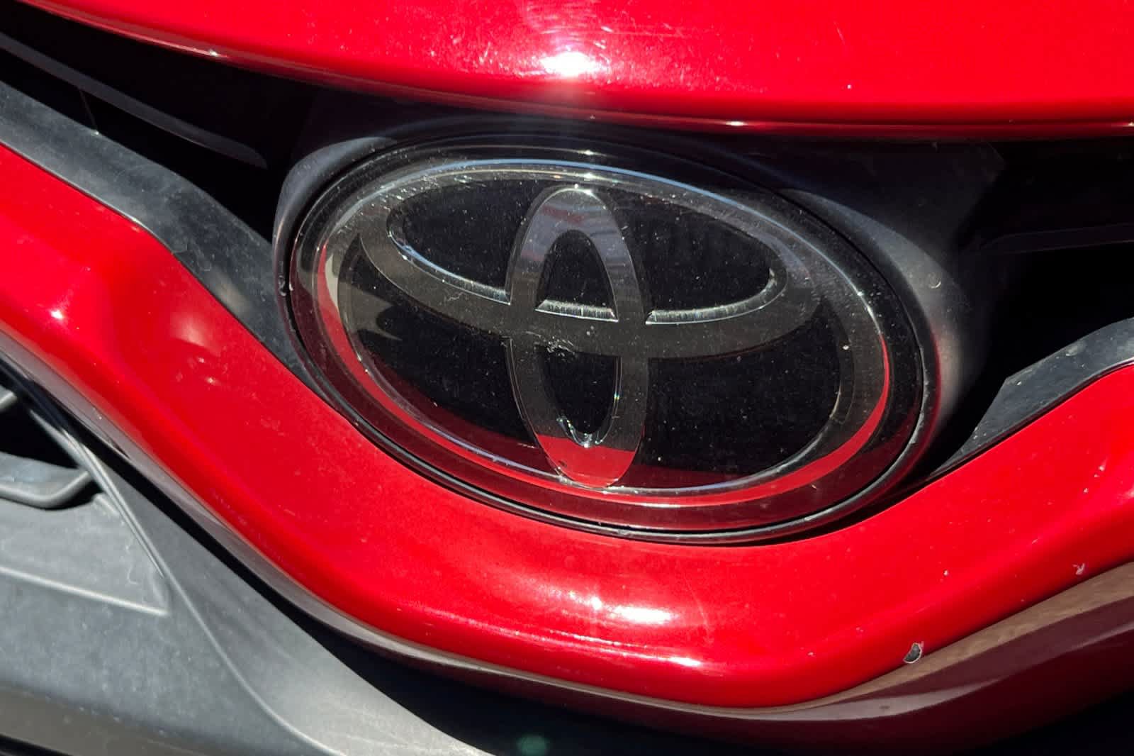 Used 2022 Toyota Camry SE FWD image 13