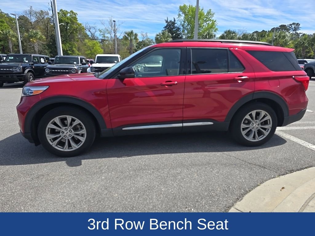 Used 2022 Ford Explorer XLT w/ Equipment Group 202A image 4