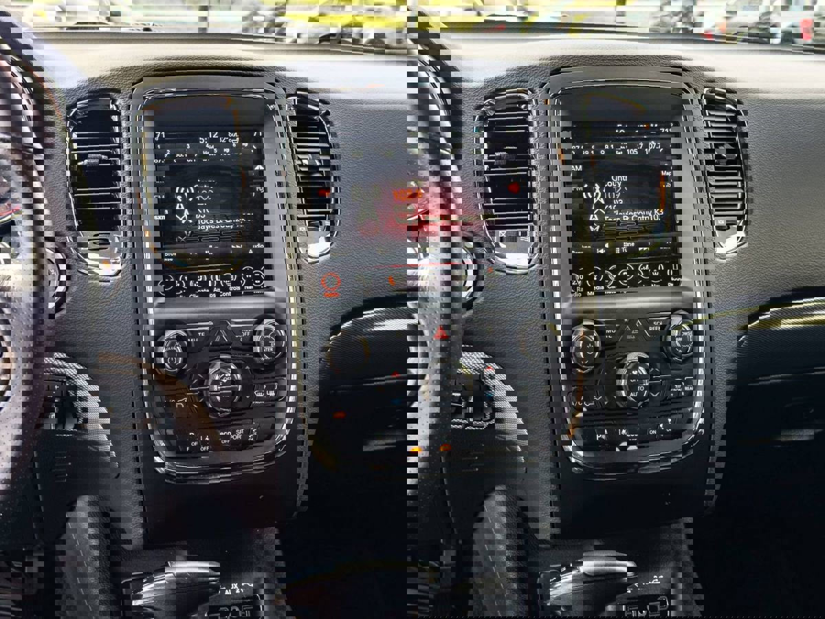 Used 2019 Dodge Durango R/T w/ Technology Group image 11