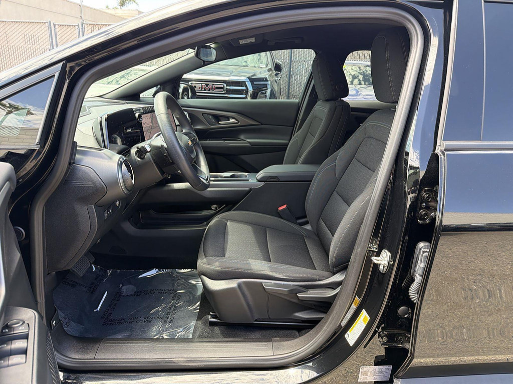 Used 2025 Chevrolet Equinox EV LT FWD image 17