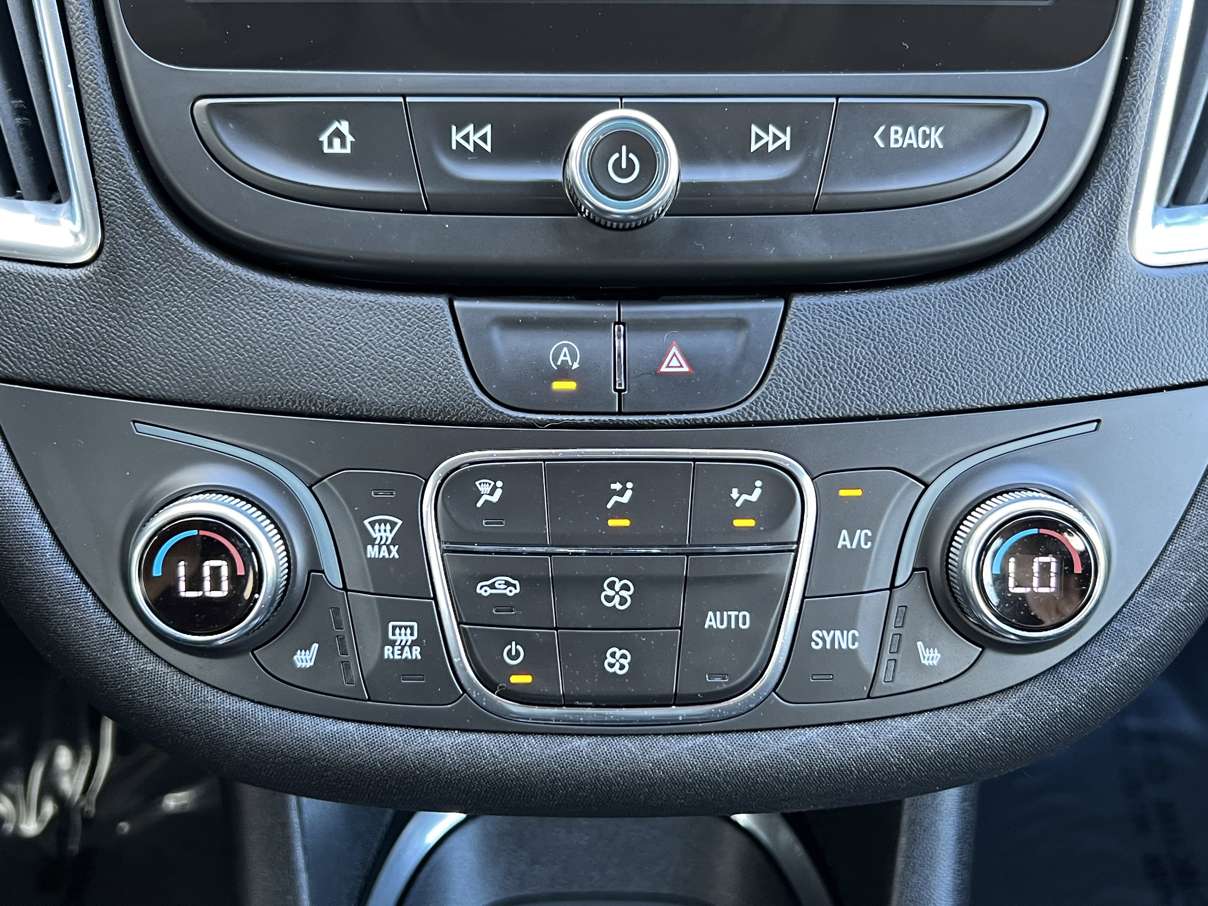 Used 2021 Chevrolet Malibu LT image 30