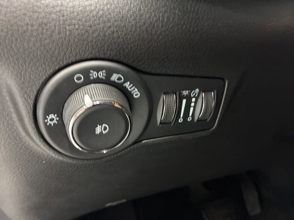 Used 2024 Jeep Compass Trailhawk AWD/4WD image 21