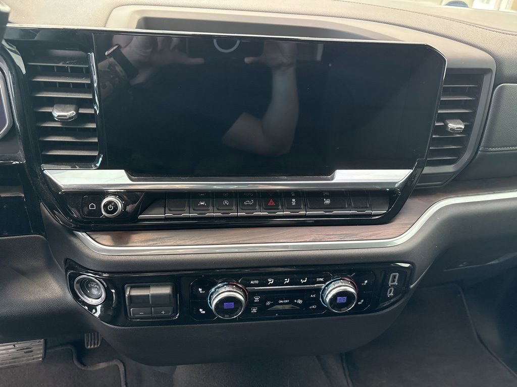 Used 2026 GMC Sierra 1500 SLT image 9