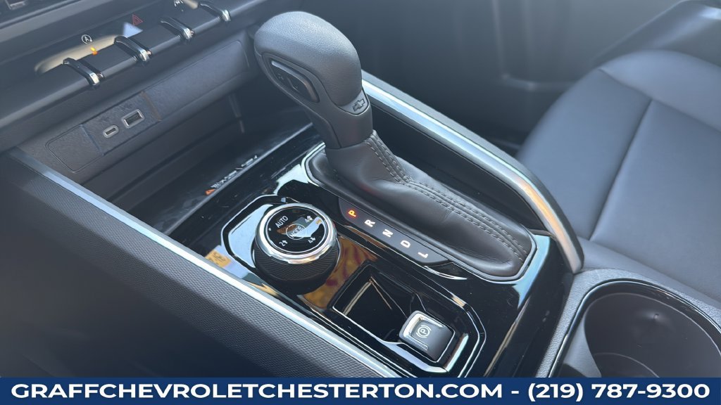 Used 2025 Chevrolet Colorado Trail Boss AWD/4WD image 29