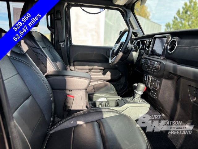 Used 2022 Jeep Wrangler Unlimited Sahara w/ Cold Weather Group image 12