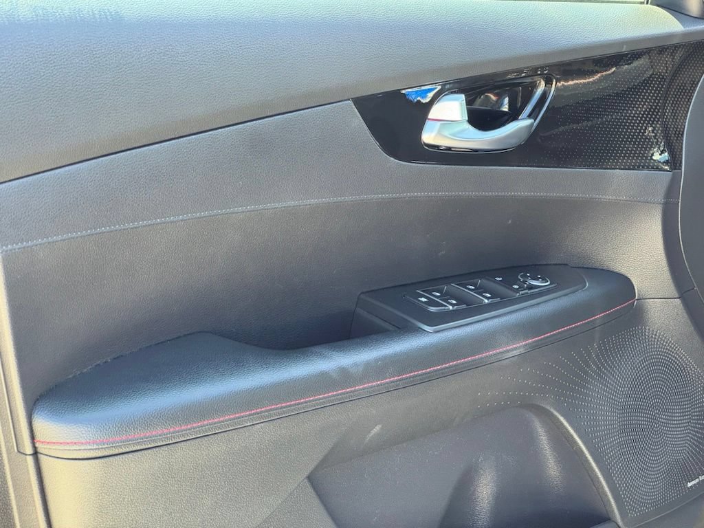 Used 2022 Kia Forte GT w/ GT2 Package FWD image 8