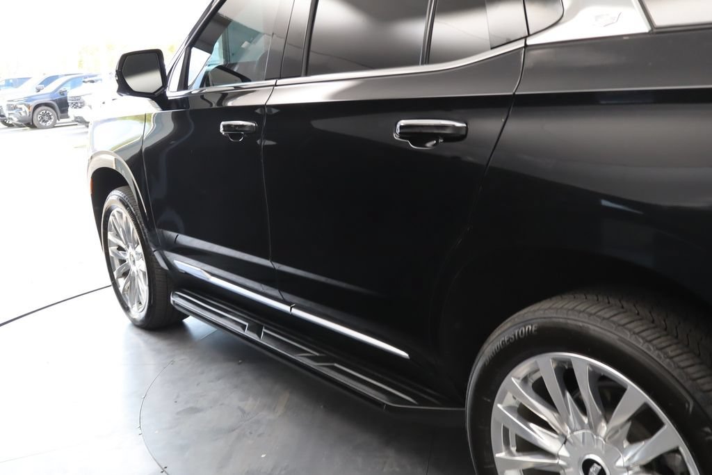 Used 2023 Cadillac Escalade Premium Luxury w/ Performance Package AWD/4WD image 17