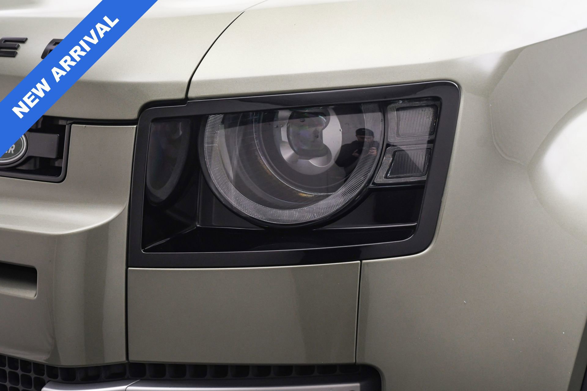 Used 2024 Land Rover Defender 110 S image 27