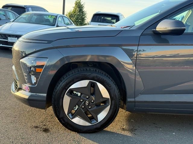 Certified 2024 Hyundai Kona SEL FWD image 4