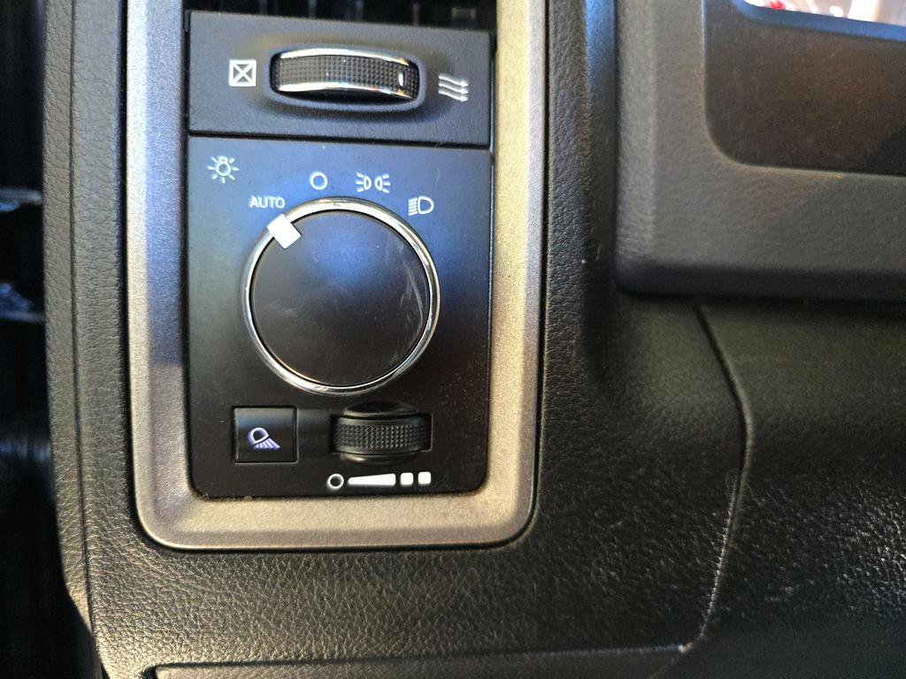 Used 2015 RAM 2500 Tradesman w/ Chrome Appearance Group image 20