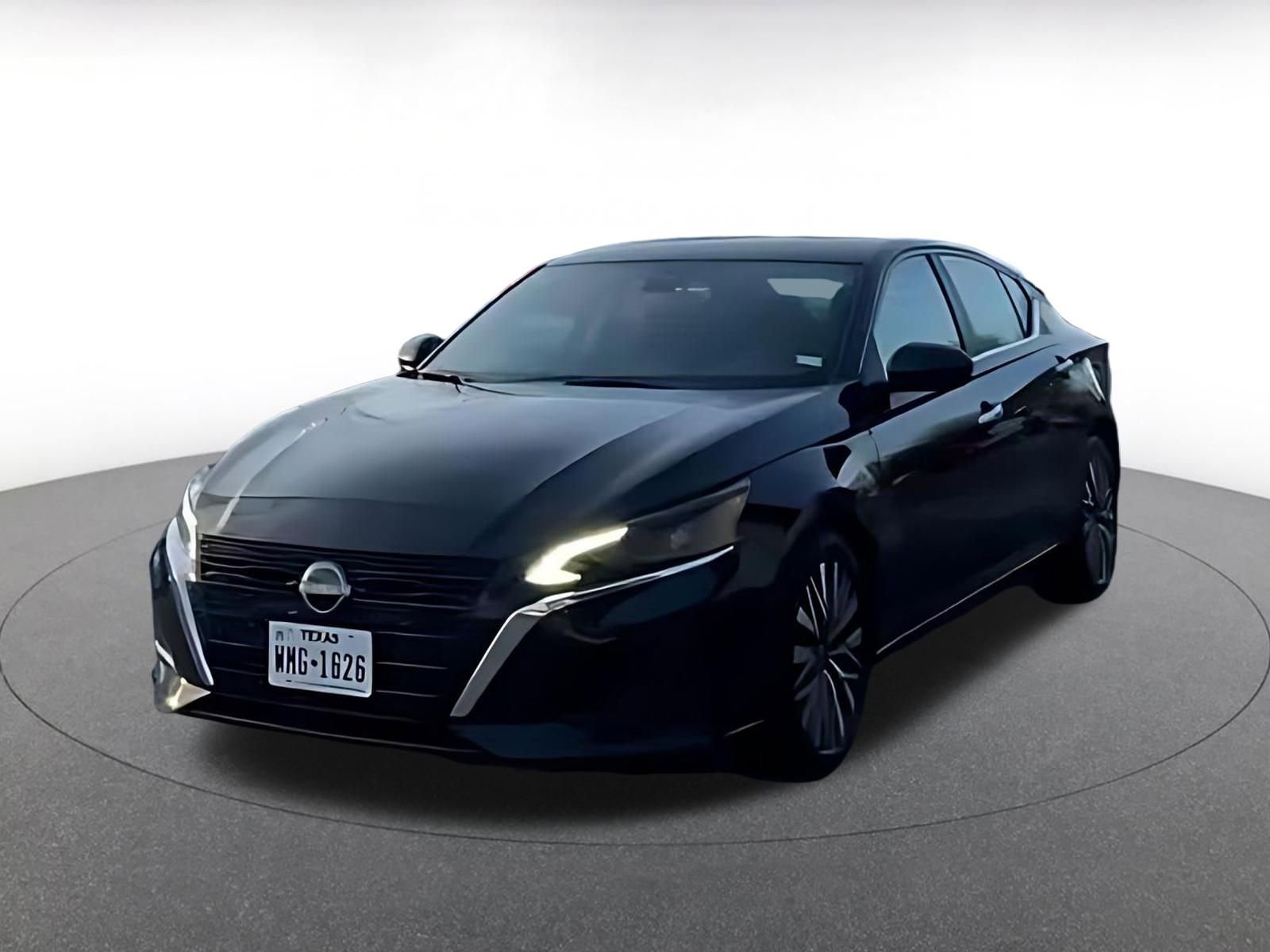 Used 2025 Nissan Altima 2.5 SV FWD image 4