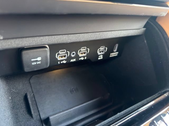 Used 2024 Jeep Grand Wagoneer Series III w/ Rear Seat Video Group 1 AWD/4WD image 23