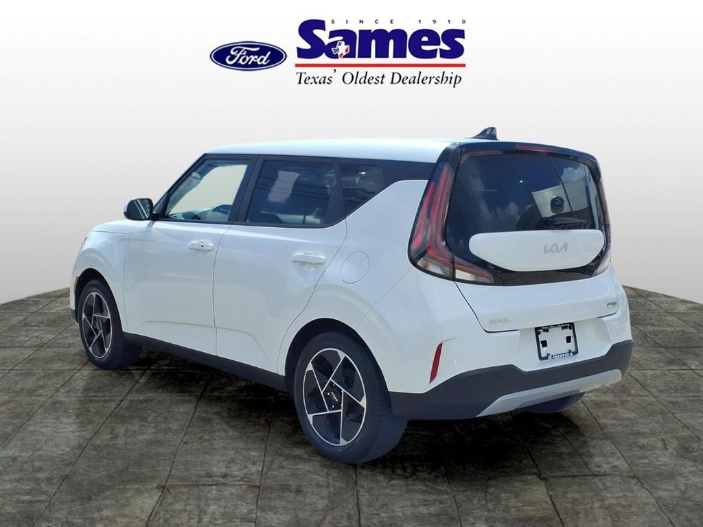 Used 2024 Kia Soul EX FWD image 5