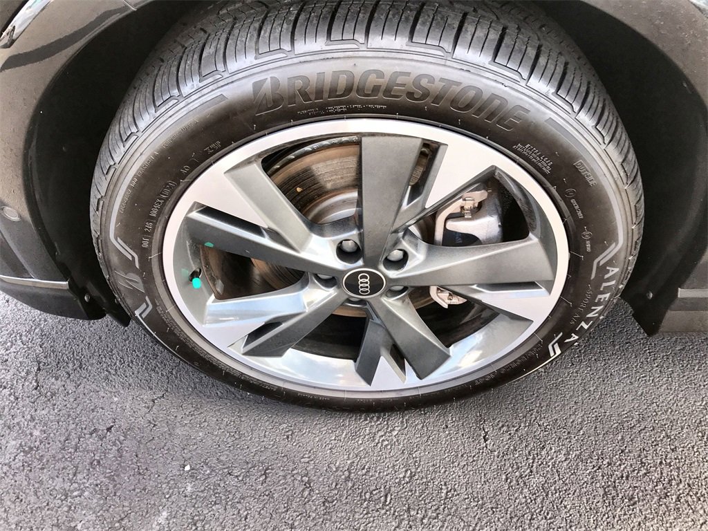 Used 2024 Audi Q4 e-tron Premium Plus image 10