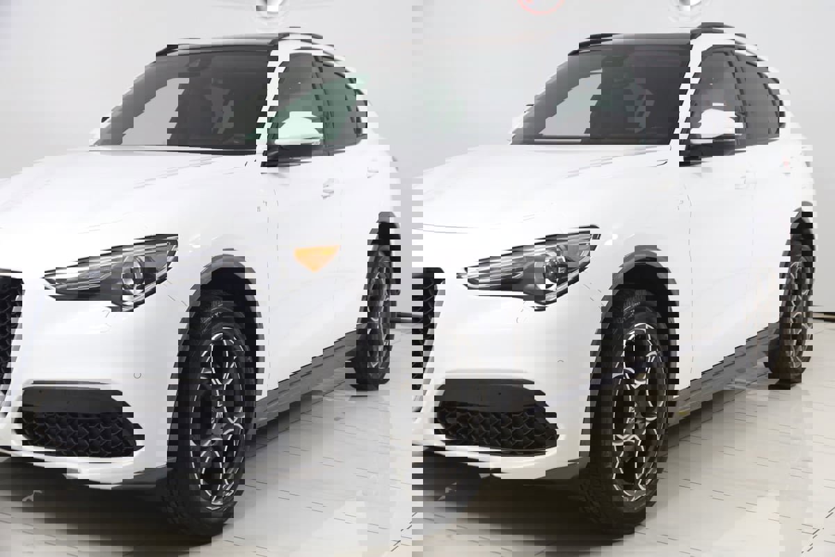 Used 2023 Alfa Romeo Stelvio Ti image 65